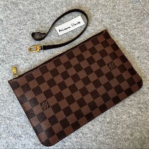 SOLD!!!Louis Vuitton Damier Neverfull MM wristlet pouch